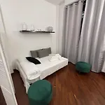 Casa Savoia By Ninni شقة باري